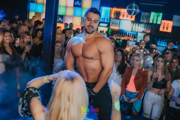 Taniec-na-imprezie-3-600x401